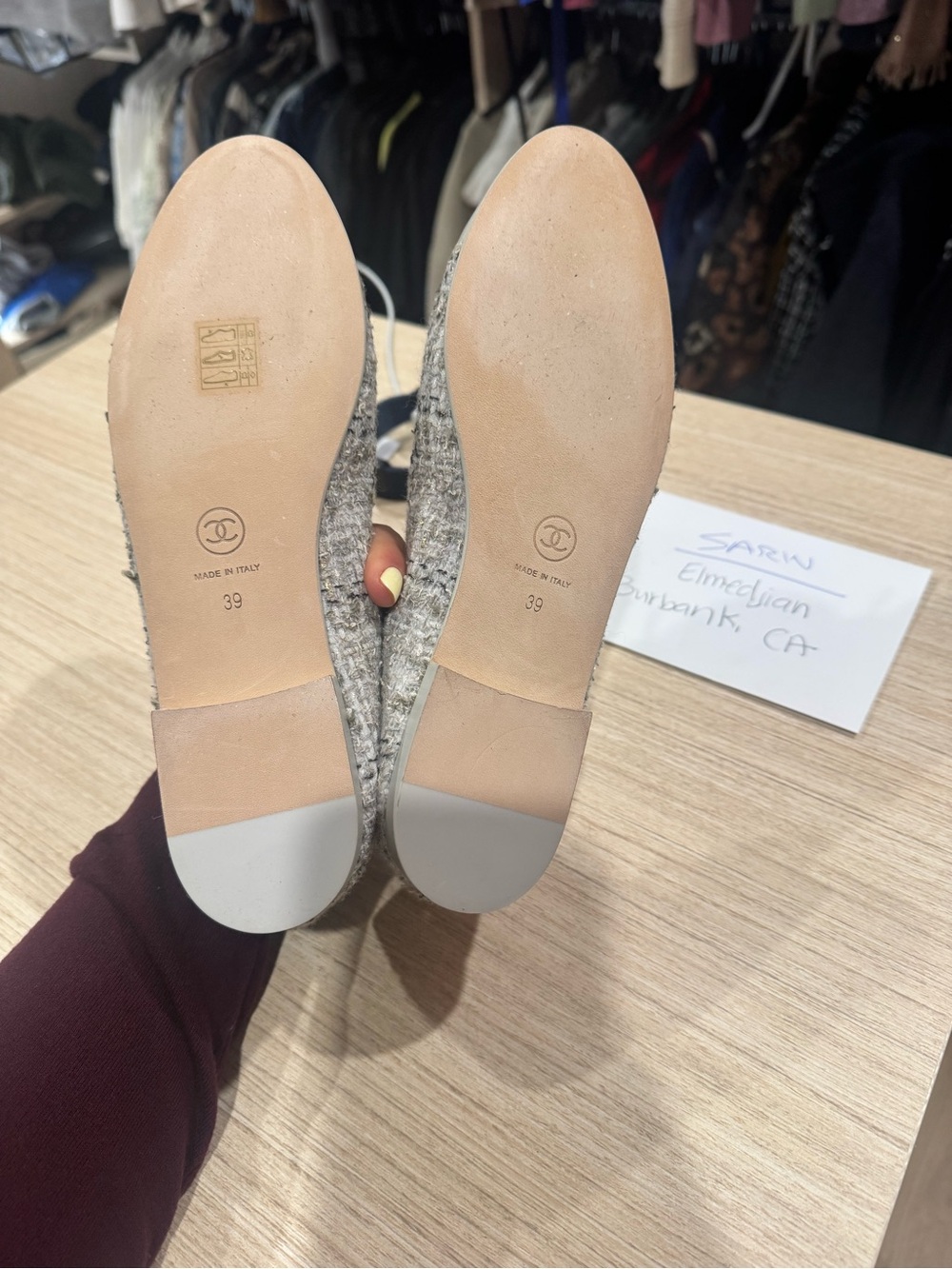CHANEL Light Gray Tweed & Leather Bow Ballet Flats - Picture 13 of 13